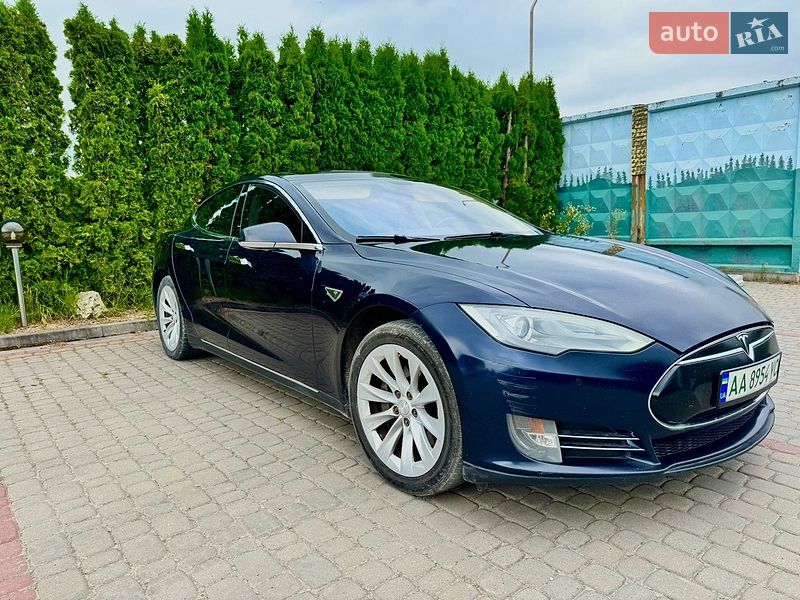 Ліфтбек Tesla Model S 2014 в Кам'янець-Подільському