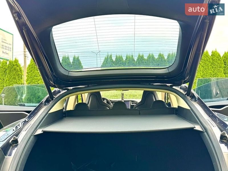 Ліфтбек Tesla Model S 2014 в Кам'янець-Подільському