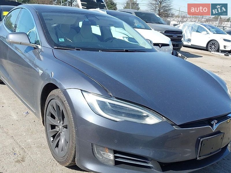 Ліфтбек Tesla Model S 2018 в Львові фото Ліфтбек Tesla Model S 2018 в Львові