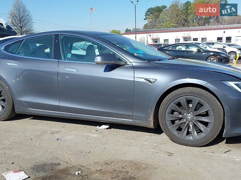 Ліфтбек Tesla Model S 2018 в Львові фото 6 Ліфтбек Tesla Model S 2018 в Львові