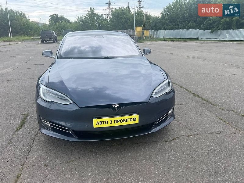 Ліфтбек Tesla Model S 2020 в Полтаві
