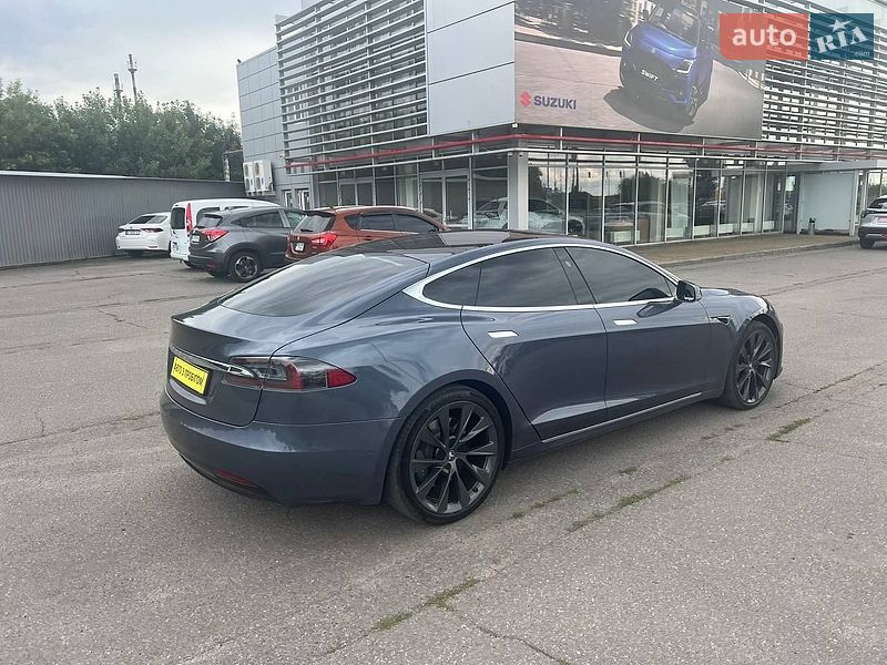 Ліфтбек Tesla Model S 2020 в Полтаві