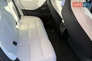 Лифтбек Tesla Model S 2018 в Киеве