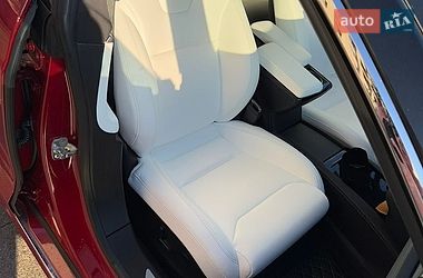 Лифтбек Tesla Model S 2018 в Киеве