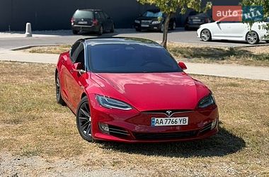Лифтбек Tesla Model S 2018 в Киеве