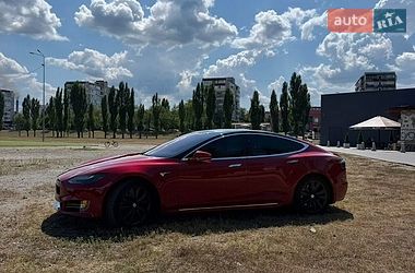 Лифтбек Tesla Model S 2018 в Киеве