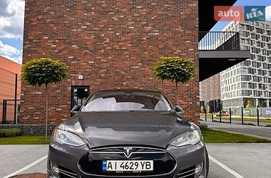 Лифтбек Tesla Model S 2014 в Киеве фото 3 Лифтбек Tesla Model S 2014 в Киеве