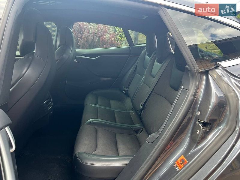 Лифтбек Tesla Model S 2018 в Луцке фото 12 Лифтбек Tesla Model S 2018 в Луцке