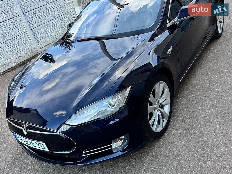 Ліфтбек Tesla Model S 2014 в Одесі