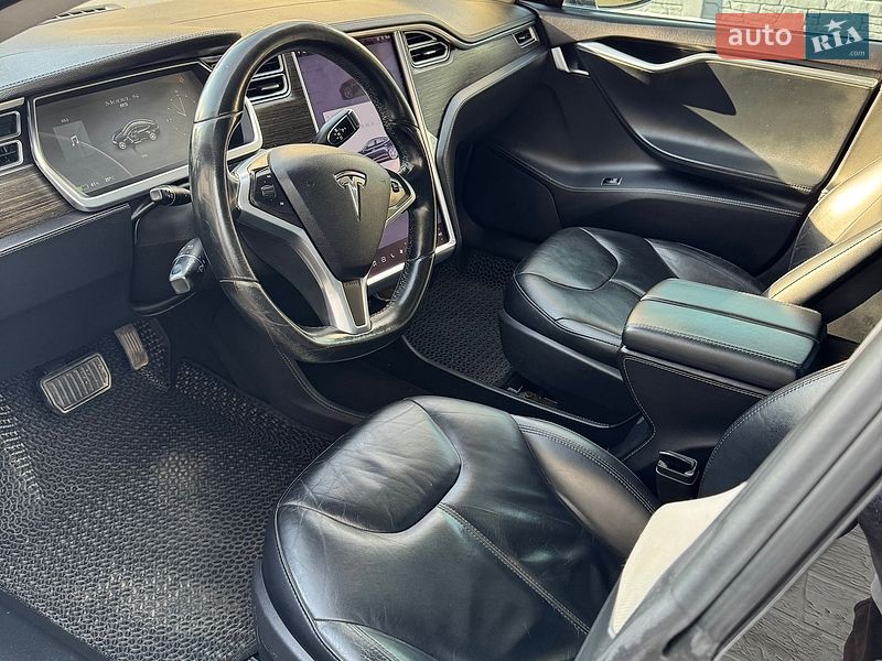 Ліфтбек Tesla Model S 2014 в Одесі