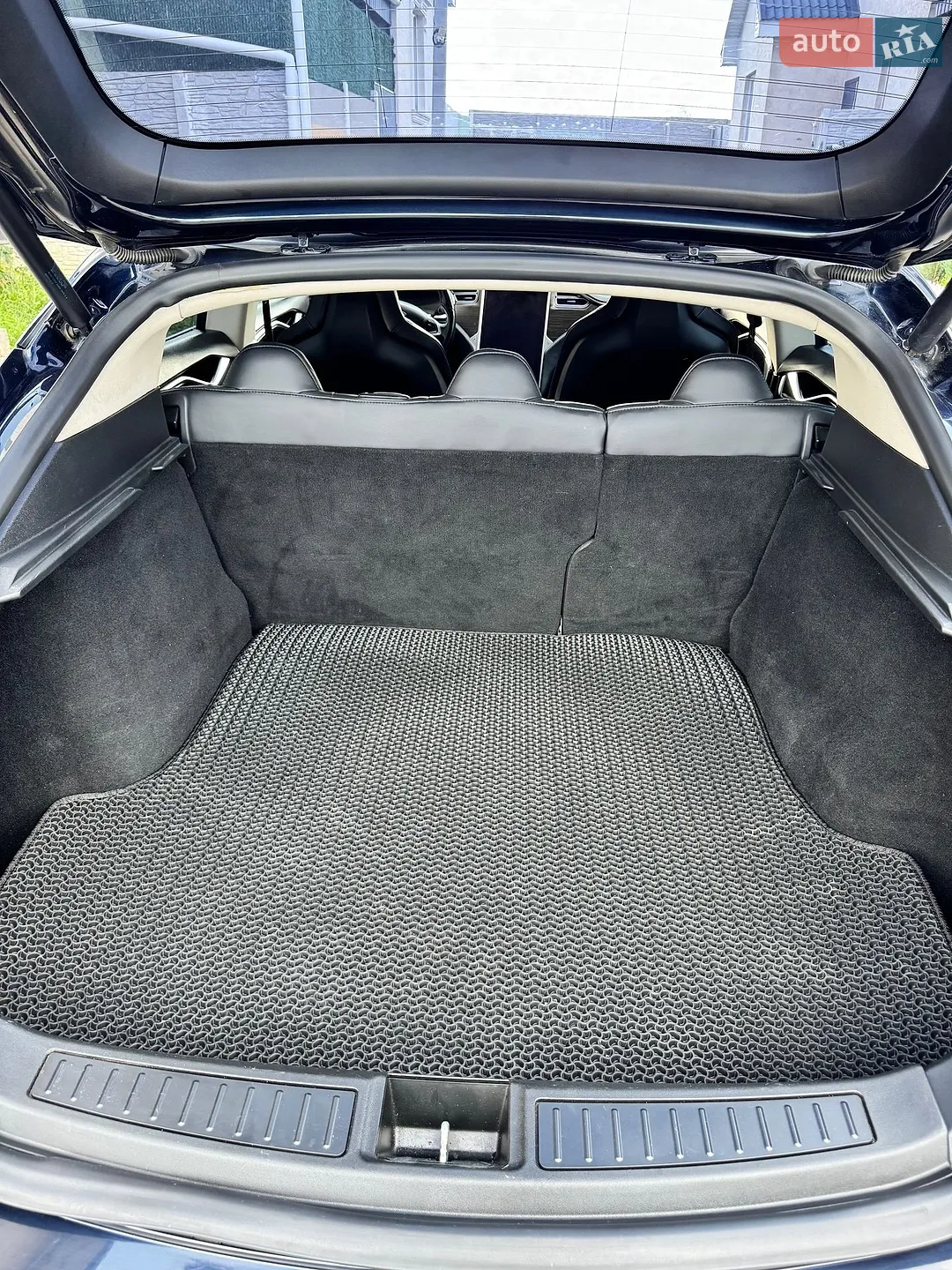 2014 Tesla Model S - мініатюра 10