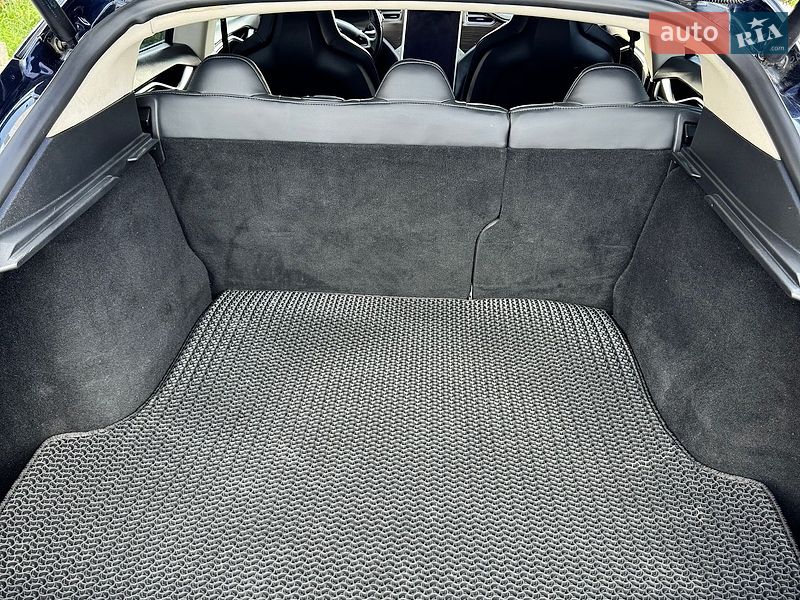 Ліфтбек Tesla Model S 2014 в Одесі
