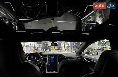 Лифтбек Tesla Model S 2017 в Черновцах
