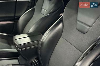 Лифтбек Tesla Model S 2017 в Черновцах