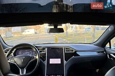 Лифтбек Tesla Model S 2017 в Черновцах