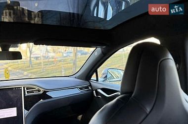 Лифтбек Tesla Model S 2017 в Черновцах