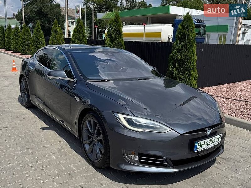 Ліфтбек Tesla Model S 2016 в Одесі фото 13 Ліфтбек Tesla Model S 2016 в Одесі