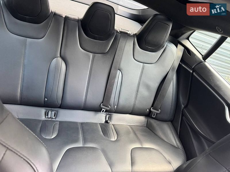 Ліфтбек Tesla Model S 2016 в Одесі фото 20 Ліфтбек Tesla Model S 2016 в Одесі