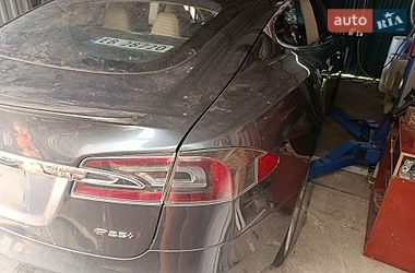 Ліфтбек Tesla Model S 2015 в Дніпрі