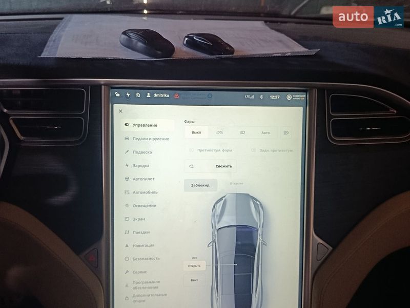 Ліфтбек Tesla Model S 2015 в Дніпрі
