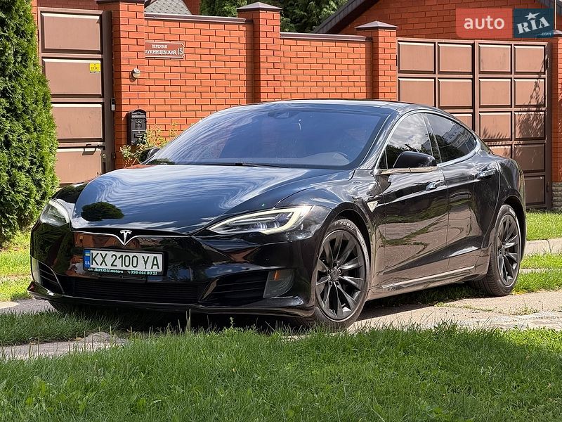Tesla Model S 2016