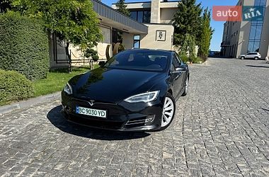 Лифтбек Tesla Model S 2018 в Львове