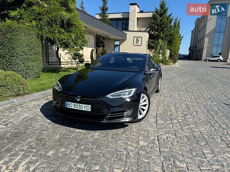 Лифтбек Tesla Model S 2018 в Львове