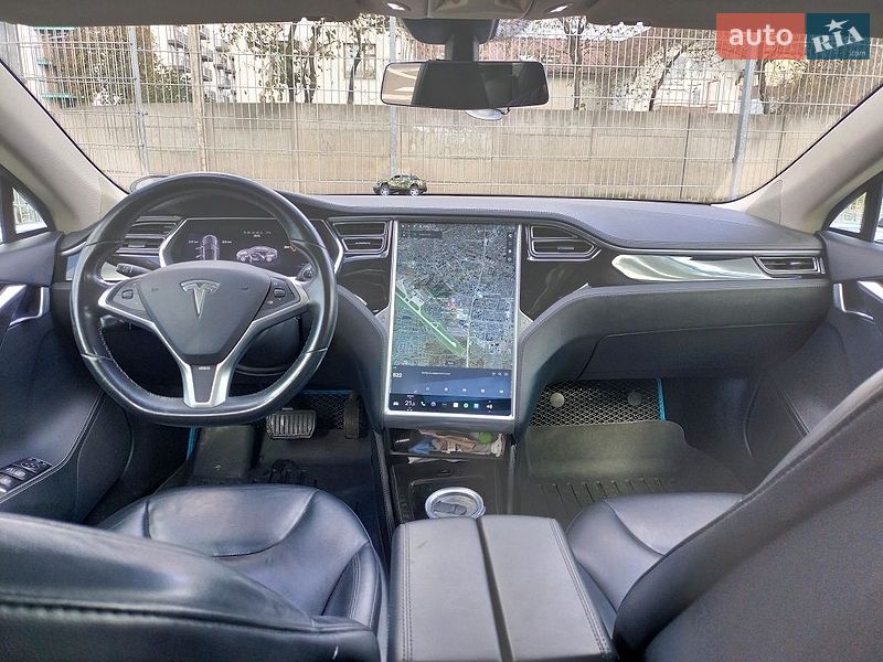 Лифтбек Tesla Model S 2013 в Львове