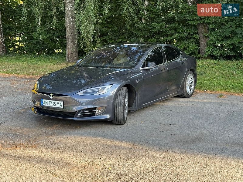 Tesla Model S 2017