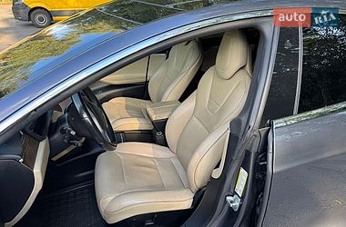 Лифтбек Tesla Model S 2017 в Звягеле