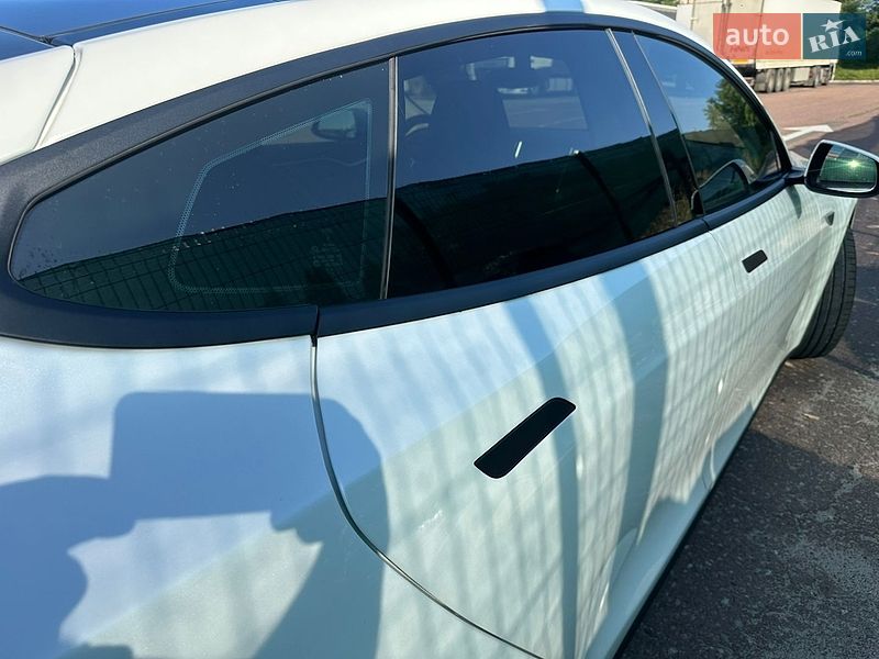 Ліфтбек Tesla Model S 2013 в Львові