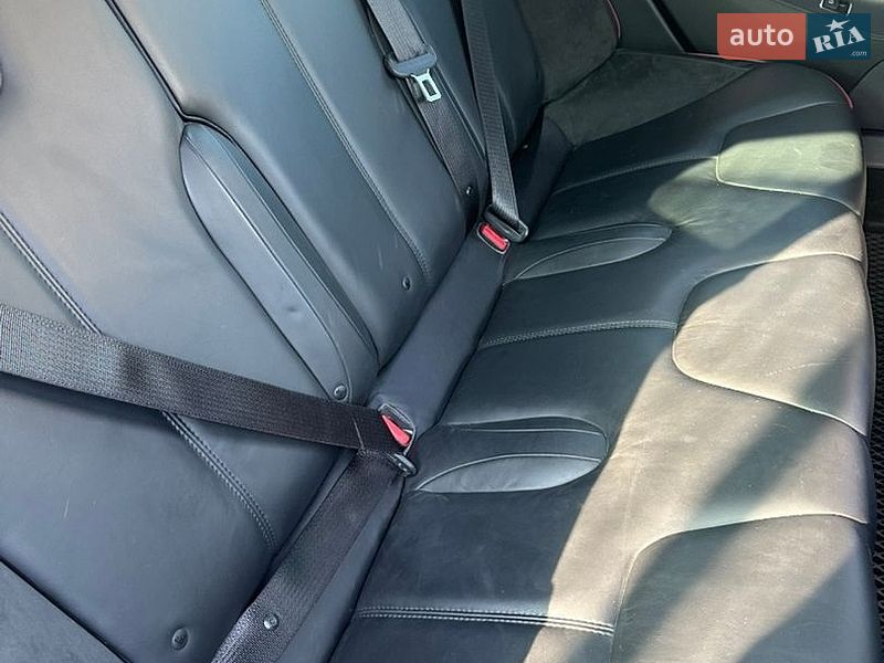 Ліфтбек Tesla Model S 2013 в Львові