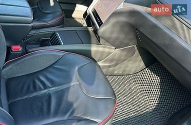 Ліфтбек Tesla Model S 2013 в Львові