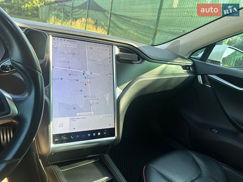 Ліфтбек Tesla Model S 2013 в Львові
