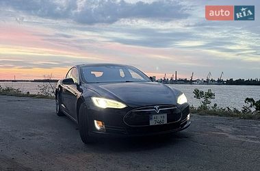 Лифтбек Tesla Model S 2015 в Днепре фото 2 Лифтбек Tesla Model S 2015 в Днепре
