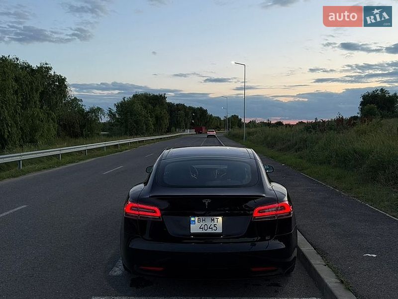 Ліфтбек Tesla Model S 2016 в Львові фото 8 Ліфтбек Tesla Model S 2016 в Львові