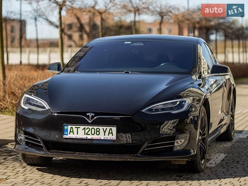 Tesla Model S 2018