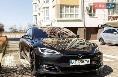 Ліфтбек Tesla Model S 2018 в Львові