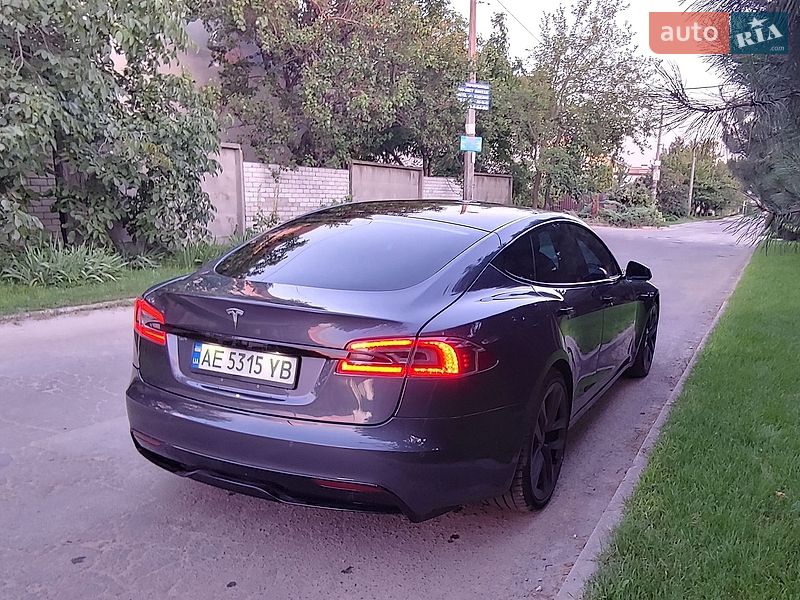 Ліфтбек Tesla Model S 2021 в Дніпрі