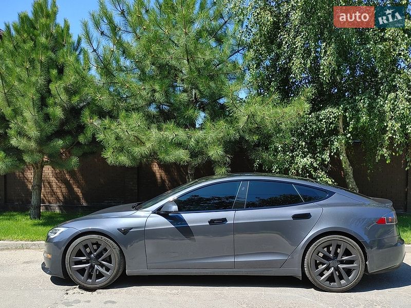 Ліфтбек Tesla Model S 2021 в Дніпрі