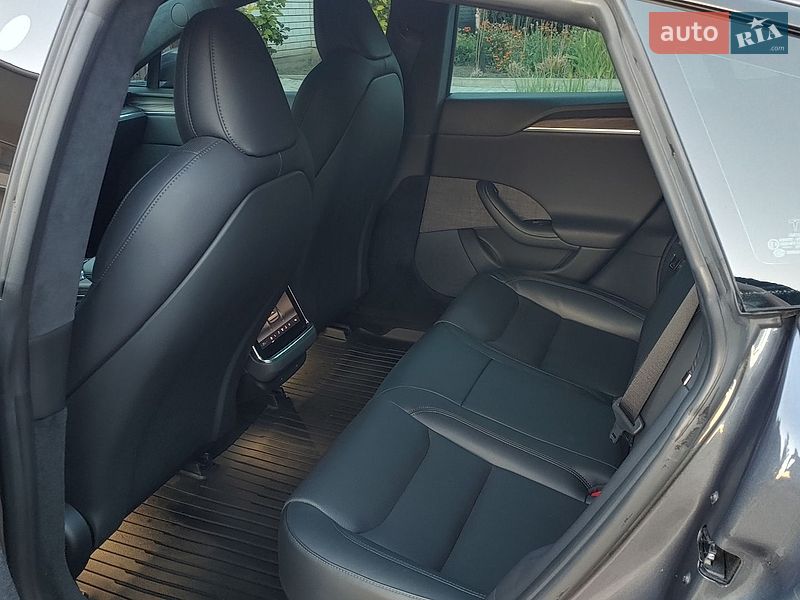 Ліфтбек Tesla Model S 2021 в Дніпрі