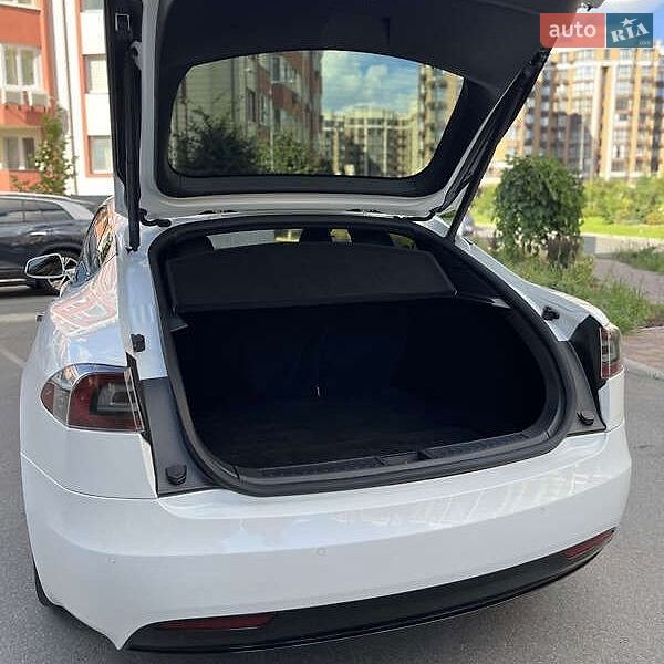 Лифтбек Tesla Model S 2017 в Львове фото 7 Лифтбек Tesla Model S 2017 в Львове