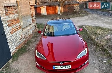 Ліфтбек Tesla Model S 2016 в Овручі