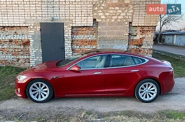 Ліфтбек Tesla Model S 2016 в Овручі