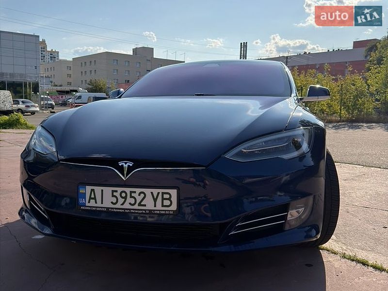 Лифтбек Tesla Model S 2019 в Броварах