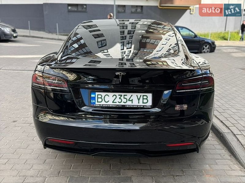 Лифтбек Tesla Model S 2022 в Львове