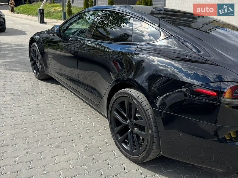 Лифтбек Tesla Model S 2022 в Львове