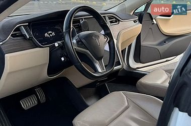 Лифтбек Tesla Model S 2015 в Киеве