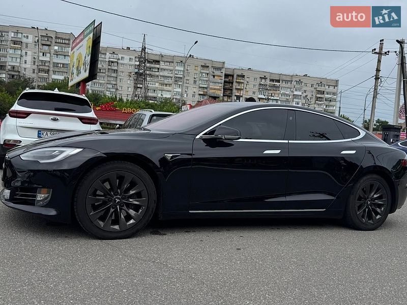Ліфтбек Tesla Model S 2020 в Києві