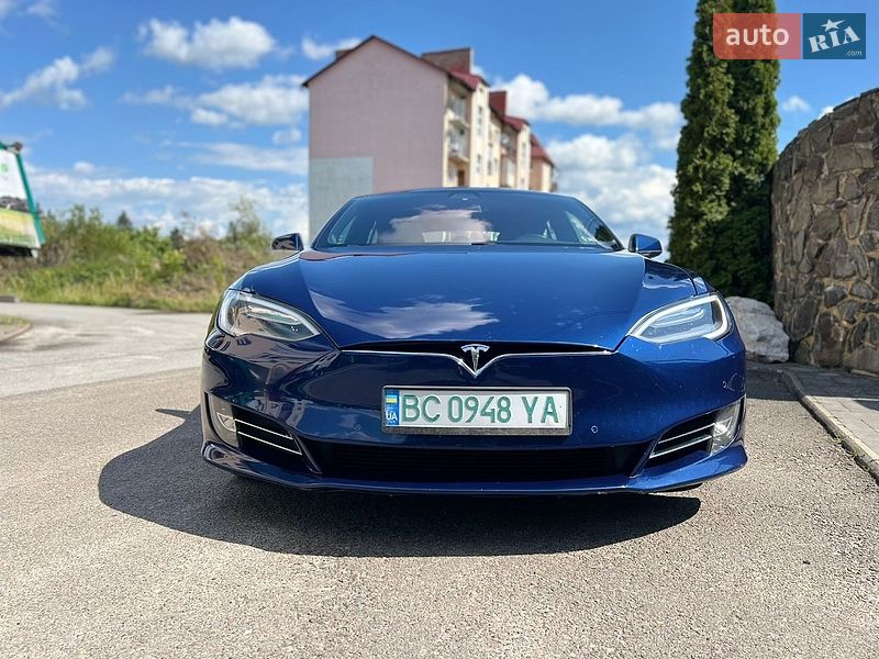 Ліфтбек Tesla Model S 2017 в Самборі